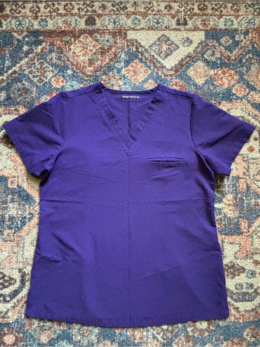 Men’s  Mandala V-Neck Short Sleeve Scrub Top in Eggplant S